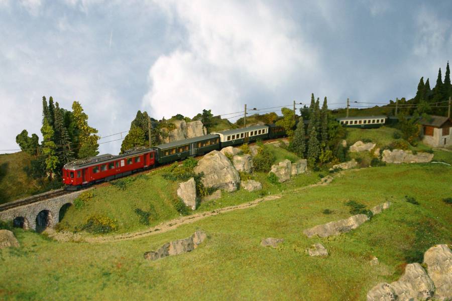 Unterwegs durch die schöne Berglandschaft Unterwegs durch die schöne Berglandschaft
