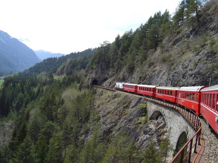 Mit der RhB unterwegs Mit der RhB unterwegs