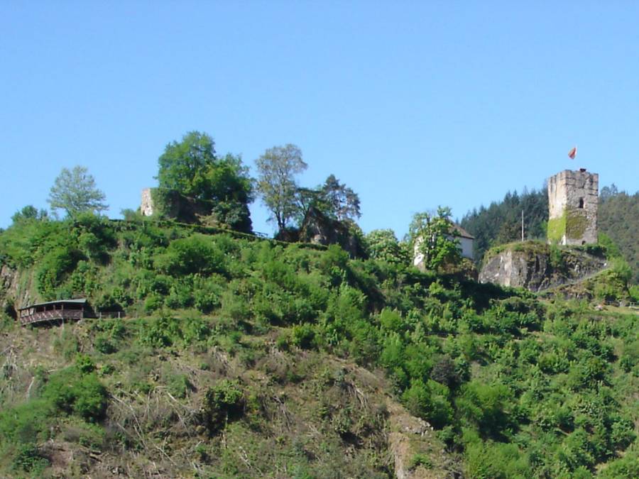 Schloss Hornberg, natürlich über der Stadt Hornberg Schloss Hornberg, natürlich über der Stadt Hornberg