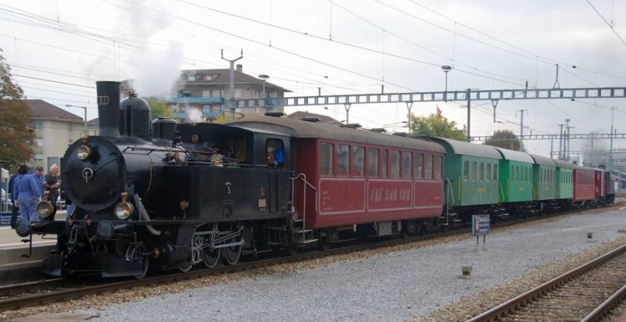 Unser Dampfzug, begehrtes Motiv aller, wie kanns auch anders sein ;) Unser Dampfzug, begehrtes Motiv aller, wie kanns auch anders sein ;)