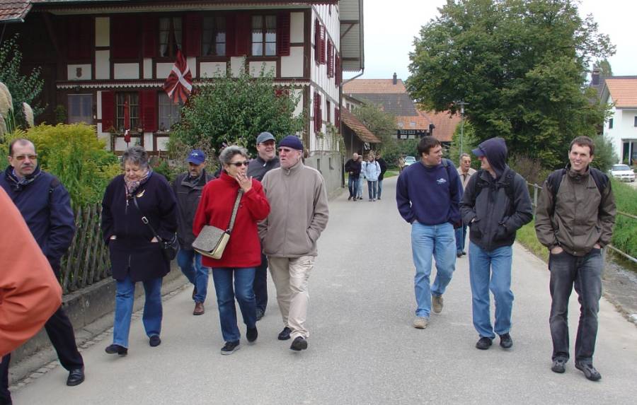 Hier fängt die laaange Wanderung zum nächsten Bild an (das wir gefahren sind,...