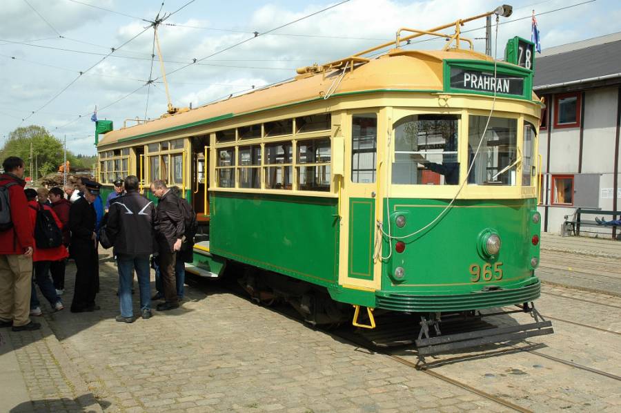 Zurück zu der Museumshalle gehts mit einem Tram aus Melbourne ! Zurück zu der Museumshalle gehts mit einem Tram aus Melbourne !