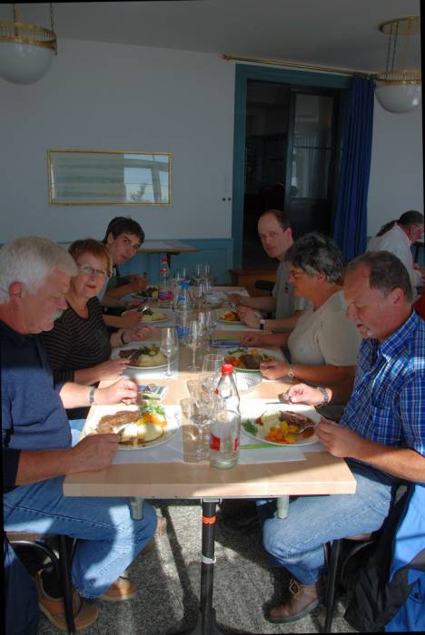 .. und den Suure Mocke, die lokale Spezialität.
.. und den Suure Mocke, die lokale Spezialität.