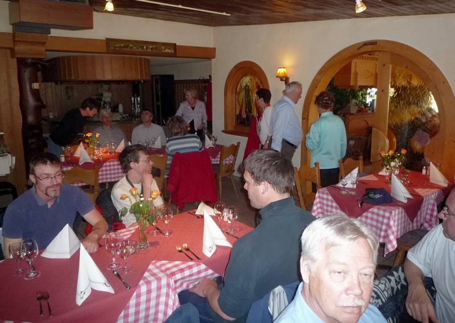 zum Mittagessen im Röstihuus.