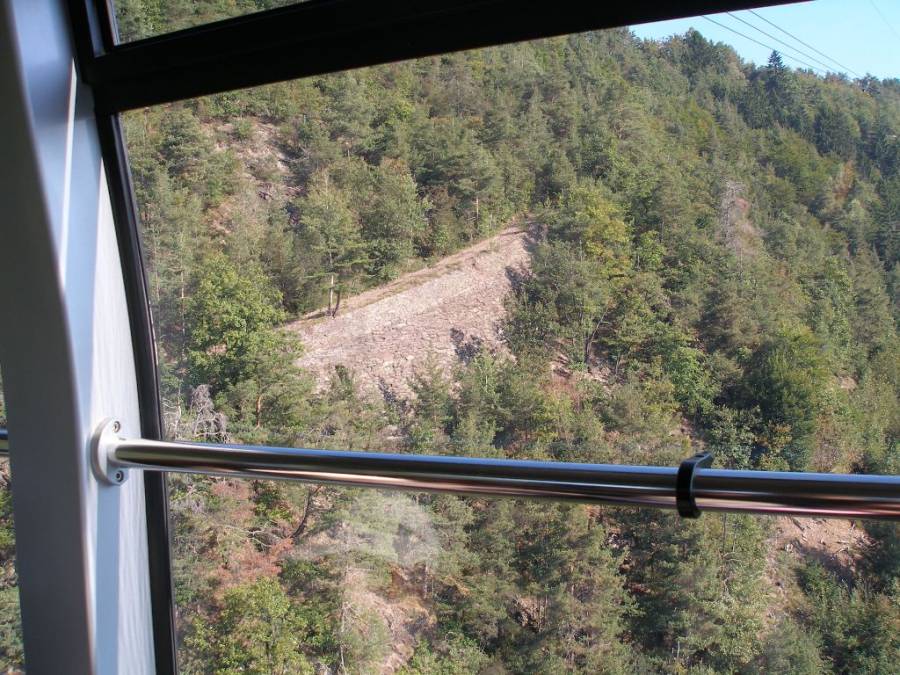  und auf Fragmente der ehemaligen Zahnradbahn von Bozen nach Oberbozen.