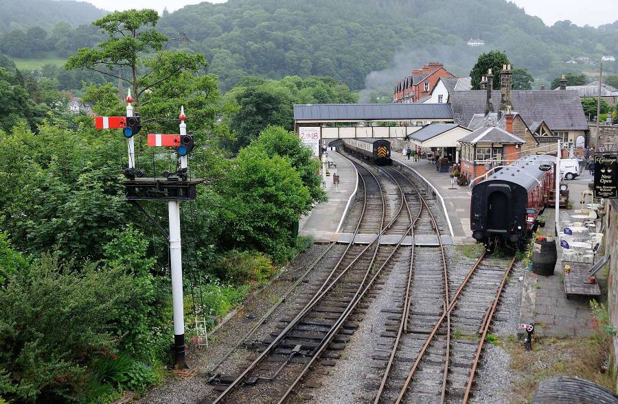 Am 3. Tag besuchen wir die Llangollen Steam Railway. Am 3. Tag besuchen wir die Llangollen Steam Railway.