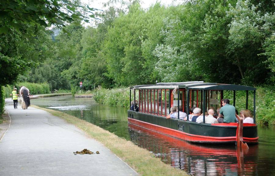 ... auf dem berühmten Llangollen Kanal. ... auf dem berühmten Llangollen Kanal.