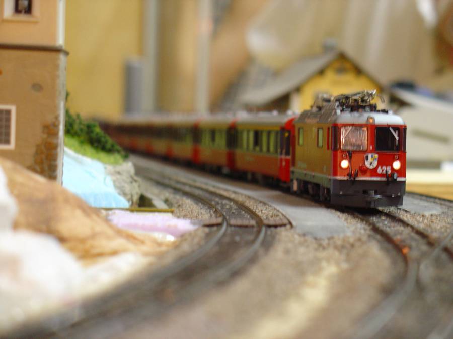 Bernina-Express auf dem Stammnetz Bernina-Express auf dem Stammnetz