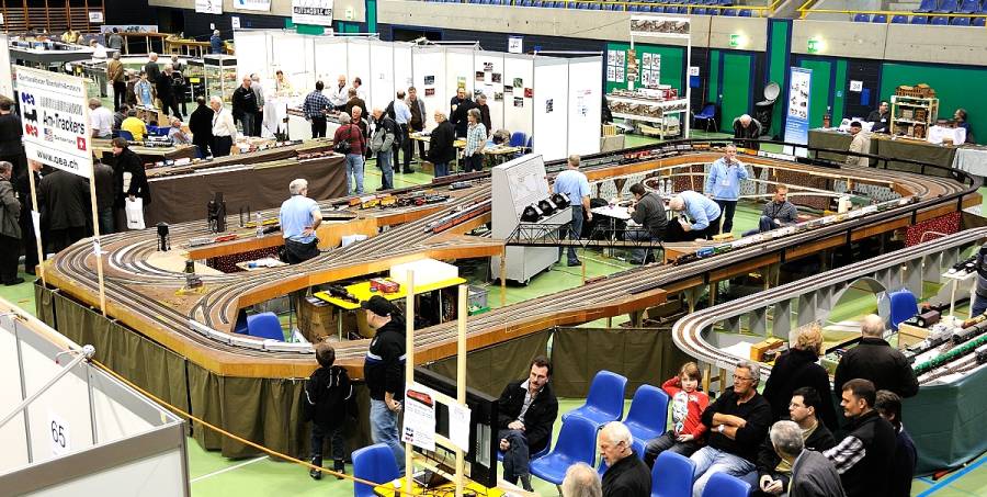 Die Modulanlage der Am-Trackers an der Spur 0 Expo. Die Modulanlage der Am-Trackers an der Spur 0 Expo.