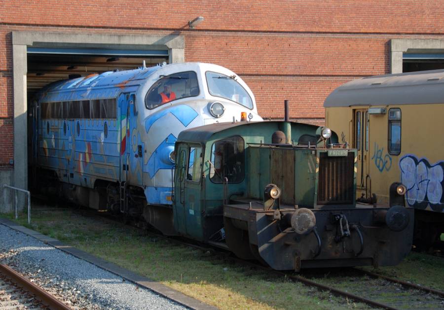 Nicht mehr im planmässigen Einsatz der DSB sind die NOHAB-Diesel. Hier wird die... Nicht mehr im planmässigen Einsatz der DSB sind die NOHAB-Diesel. Hier wird die...