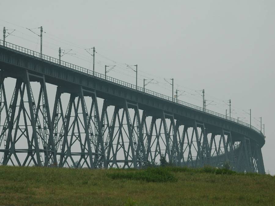 ca. 4.5km Brücke (inkl. Damm)