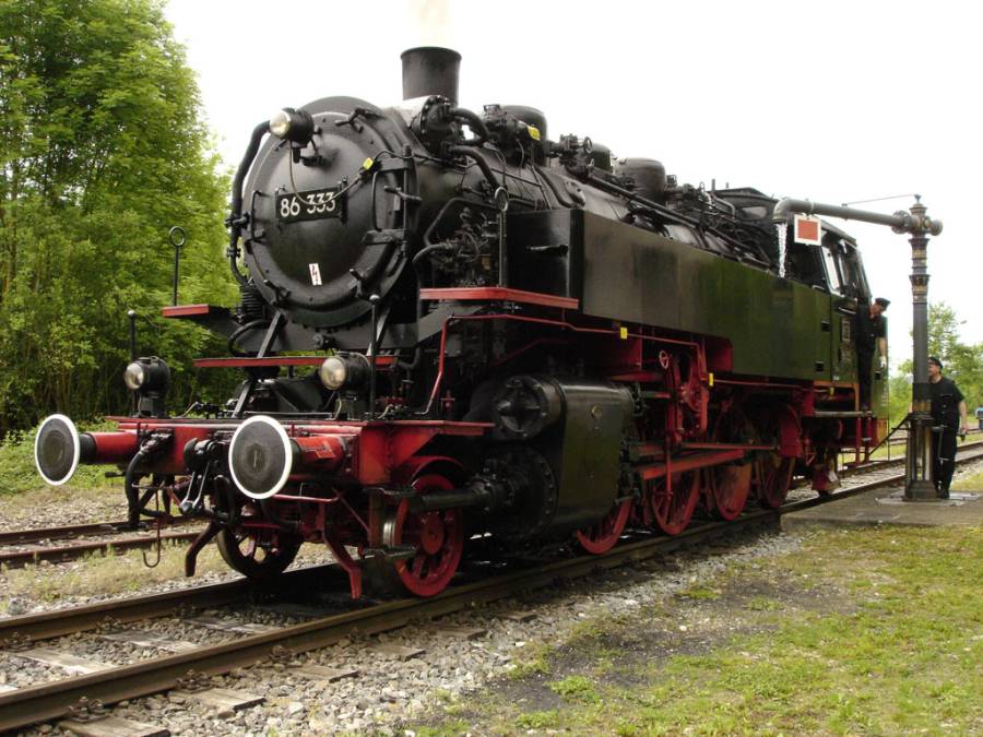 Bei Weizen-Bahnhof wurde für die Rückreise Wasser gefasst. Bei Weizen-Bahnhof wurde für die Rückreise Wasser gefasst.