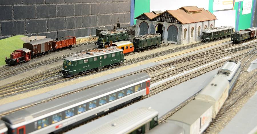 Im Depot der Winterthurer Eisenbahn-Amateure warten die Triebfahrzeuge auf ihren... Im Depot der Winterthurer Eisenbahn-Amateure warten die Triebfahrzeuge auf ihren...