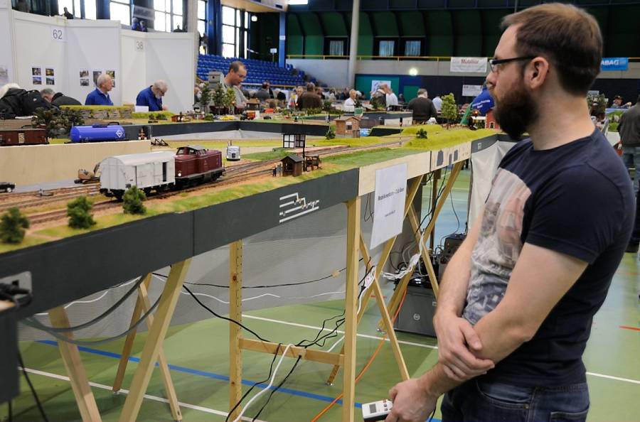 Der Modellesenbahn-Club Basel betreibt zusammen mit den Modulbau Freuden Basel... Der Modellesenbahn-Club Basel betreibt zusammen mit den Modulbau Freuden Basel...